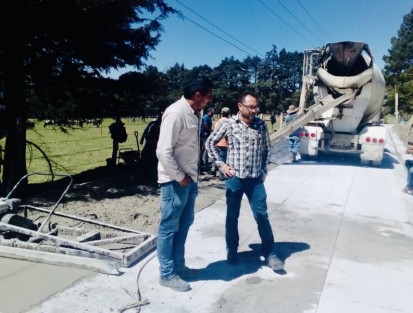 El titular de la SIOP, Ingeniero Elio Hernández Gutiérrez, recorrió las obras en diferentes Municipios de la zona costera y del norte del Estado, para supervisar la calidad de los trabajos, así como que los tiempos de ejecución estén dentro de lo señalado.