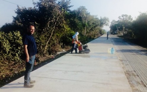 El titular de la SIOP, Ingeniero Elio Hernández Gutiérrez, recorrió las obras en diferentes Municipios de la zona costera y del norte del Estado, para supervisar la calidad de los trabajos, así como que los tiempos de ejecución estén dentro de lo señalado. 
