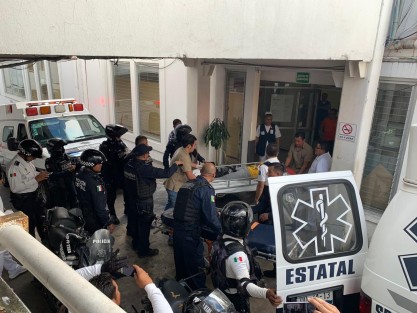 15 estudiantes de secundaria resultaron lesionados esta mañana al quedarse sin frenos la camioneta en que como cada día se trasladaban a su centro de estudios en Otates, sobre la  carretera estatal Actopan-Xalapa.  Fueron trasladados para su revisión a hospitales de Xalapa. 
