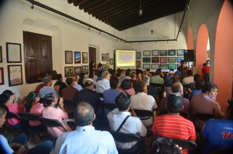 Con la participación de ponentes nacionales e internacionales se realizó el primer encuentro Nacional de Criadores de Abejas Reinas en el  Centro Recreativo de Xalapa.