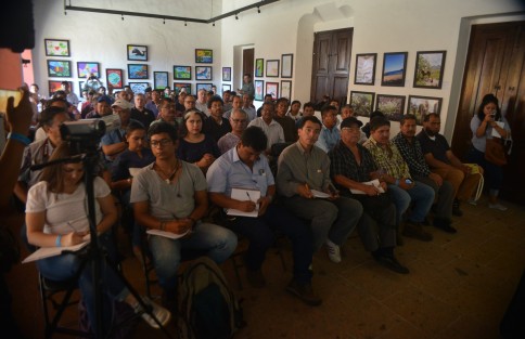 Con la participación de ponentes nacionales e internacionales se realizó el primer encuentro Nacional de Criadores de Abejas Reinas en el  Centro Recreativo de Xalapa.