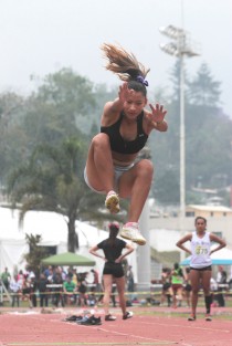 Con competencias de pista y campo en el Estadio Xalapeño Heriberto Jara Corona, iniciaron las actividades de la Olimpiada Estatal Juvenil 2019, en la que participarán más de 3,500 deportistas. 