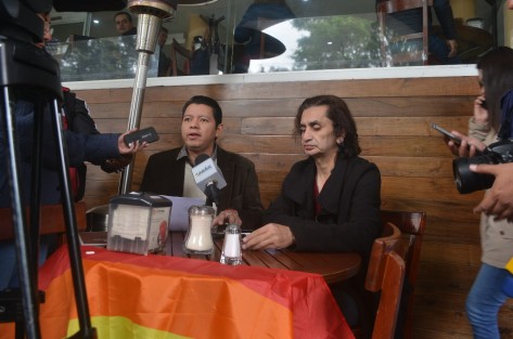 En conferencia  de prensa miembros de la coalición LGBTTI, celebraron la iniciativa de ley de reforma integral al Código Civil de Veracruz que presentó la diputada Mónica Robles ante los diputados de la  LXV Legislatura.  