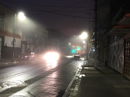 Nieblas, lloviznas y lluvias aisladas con acumulados estimados de 5 a 20 mm de manera general y de forma muy dispersa puntuales mayores de 30 mm especialmente en zonas montañosas del norte y sur entre hoy lunes 18 y por lo menos hasta el miércoles 20 de marzo. 