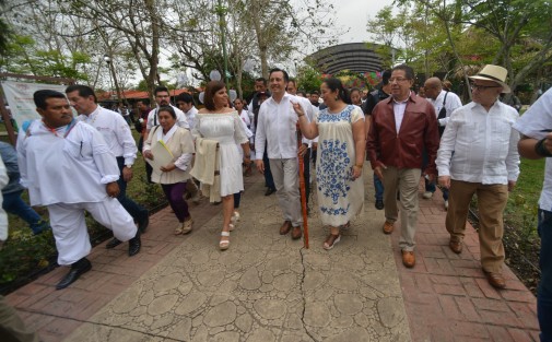 El ritual de inauguración de la Cumbre Tajín inicia en la Casa de los Abuelos, donde el gobernador Cuitláhuac García Jiménez presentó sus respetos y escuchó los consejos de los sabiduría ancestral totonaca. 