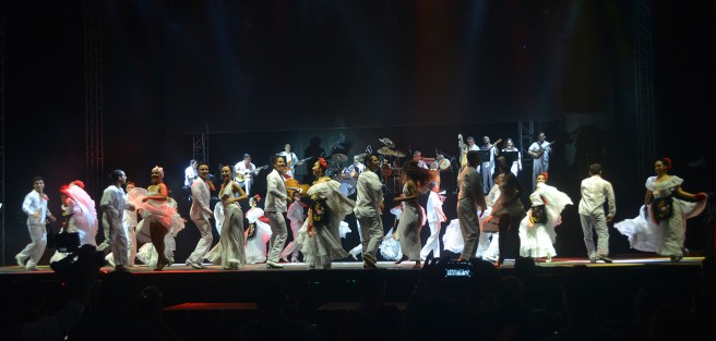 El famoso espectáculo internacional <em>Jarocho</em> hizo su presentación estelar en la primera noche de Cumbre Tajín, Festival de la Identidad, que este miércoles inició sus actividades culturales y artísticas en el parque temático Takilhsukut. 