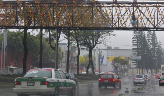 Seguirán las bajas temperaturas y lluvias en la zona centro del Estado, con leve mejoría el fin de semana.