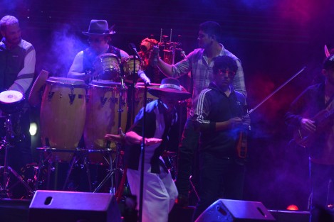 Segundo día de la Cumbre Tajín culminó con el rap totonaco de Juan Sant, la anarcocumbias de Amandititita, los ensambles de los grupos xalapeños Los Sonex y Los Aguas Aguas, y el legendario rock urbano y de protesta de La Maldita Vecindad y Los Hijos del Quinto Patio.  
