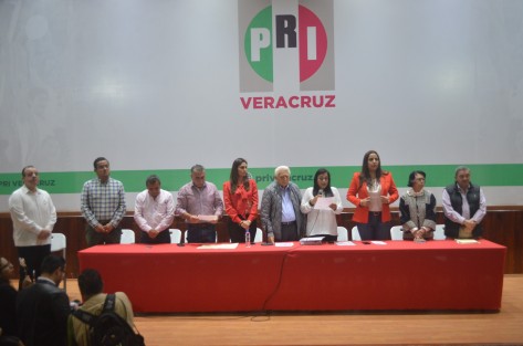 Desde la 10 de la mañana de este domingo inició el registro de aspirantes a la dirigencia estatal del PRI; la mesa estuvo encabezada  por Carlos Brito Gómez, entre otras personalidades.  