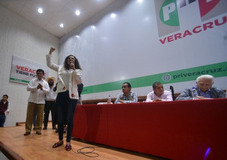 Desde la 10 de la mañana de este domingo inició el registro de aspirantes a la dirigencia estatal del PRI; la mesa estuvo encabezada  por Carlos Brito Gómez, entre otras personalidades.  