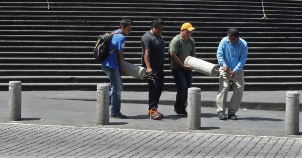 A cual más usa como quiere los bolardos colocados en el centro histórico de Xalapa