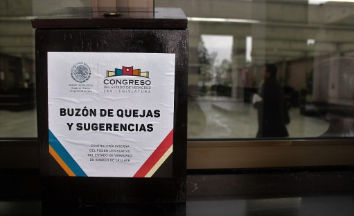 En el Congreso del Estado fue colocado un buzón de sugerencias y quejas, el cual se espera se le dé un manejo transparente y las sugerencias no sean a modo, y las quejas no nos digan que son fifís, como ya saben quien.