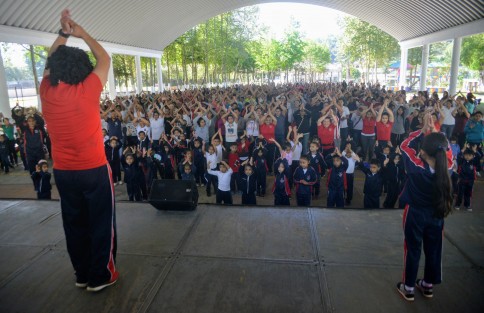  En este  primer evento de Activación Física Escolar <em>ACTÍVATE 2019</em> participaron  alrededor de 400 asistentes aproximadamente; el evento se realizó en el Recinto Ferial de Banderilla.