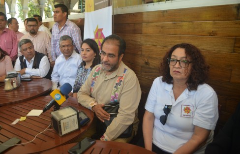 El presidente del Movimiento Nacional por la Esperanza,  René Bejarano, ofreció una rueda de prensa en compañía de alcaldes locales, líderes  políticos  y amigos; posteriomemte inauguró  las oficinas de la coordinación estatal Construyendo el buen vivir, una asociación civil la cual dijo fue fundada desde 2004.  