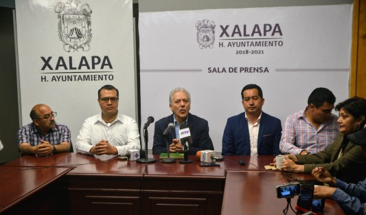 Alcaldes municipales de Xalapa, Coatepec, San Andrés Tlalnelhuayocan, Emiliano Zapata, Banderilla y Rafael Lucio, anunciaron que se hará una alianza para tratar el tema de los desechos sólidos de estas zonas.  El plan según Hipólito Rodríguez es hacer un relleno en alguna de estas Zonas y que Xalapa aporte la mayoría de recursos y los demás municipios puedan utilizarlo.  