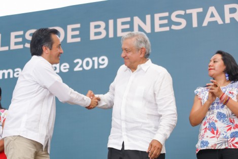 En Poza Rica, en la plaza cívica 18 de Marzo, el Presidente Andrés  Manuel López Obrador anunció que se fortalecerá la universidad pública con la carrera de Ingeniería, porque la educación pública es gratuita y de calidad; no es un privilegio, sino un derecho de nuestro pueblo, y se va a garantizar.
