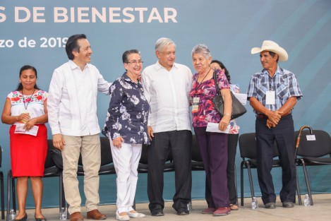 El Presidente Andrés Manuel López Obrador inició una gira por el norte de la entidad. En Poza Rica hizo entrega simbólica de Programas Integrales de Bienestar. 