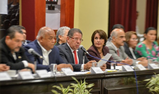 Con la presencia de Senadores, diputados locales, alcaldes y autoridades de gobierno de Oaxaca, Tabasco y Veracruz se realizó el foro regional para una ley de seguridad vial en el Congreso del Estado.  