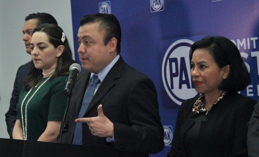 Conferencia del Presidente del PAN en Veracruz, en donde dijo que las campañas acabaron, que el partido en el poder debe ponerse a trabajar sin mirar siglas, y gobernar para todos los veracruzanos.
