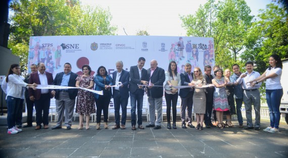 Autoridades estatales y municipales inauguraron la Feria del Empleo Xalapa 2019.
