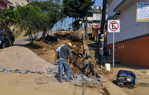 Incluso ya rompieron la calle Prolongación Villahermosa por la supuestamente introducción de drenaje.
