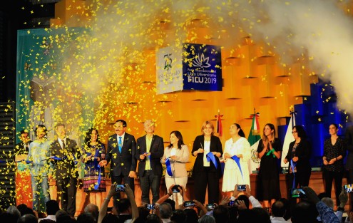 Con el corte de listón y en medio de una nube de mariposas amarillas, fue inaugurada la Feria Internacional del Libro Universitario (FILU) 2019 de la Universidad Veracruzana (UV), que este año tiene como país invitado a Colombia. 