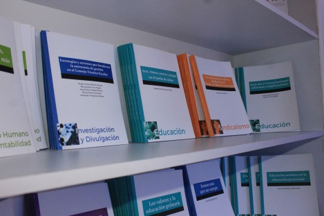  Por vez primera el magisterio afiliado al SNTE participa en la FILU-UV, a través del Fondo Editorial del Magisterio. En el stand y el Ágora instalados por este fondo, el magisterio presentará su oferta editorial durante la FILU 2019. 