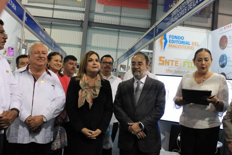  Por vez primera el magisterio afiliado al SNTE participa en la FILU-UV, a través del Fondo Editorial del Magisterio. En el stand y el Ágora instalados por este fondo, el magisterio presentará su oferta editorial durante la FILU 2019. 