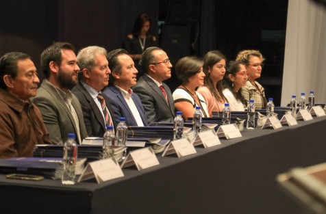 Al apadrinar a egresados de la generación 2014-2019 del Instituto Tecnológico Superior de Xalapa (ITSX), el gobernador Cuitláhuac García Jiménez anunció que las empresas que llegarán a Veracruz requerirán más jóvenes preparados para ocupar puestos de trabajo con perfil especializado. 
