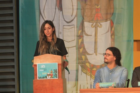  María Eugenia Ratcliffe dijo estar agradecida con la Universidad Veracruzana, la FILU y la Editorial UV, ya que este premio es un incentivo para las nuevas voces literarias al ser una posibilidad de abrirse camino.