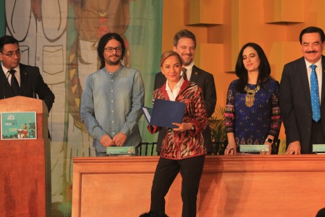 Se entregaron reconocimientos a quienes han colaborado a lo largo de 25 años en la organización de la FILU: José Luis Rivas Vélez, Ludivina Sánchez Gómez, Jesús Ezequiel Rodríguez Moreno y Víctor Arredondo Álvarez. 