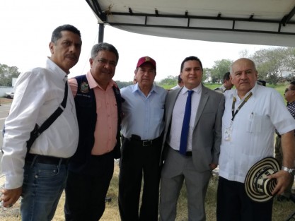 El alcalde de Teocelo, Mario A. Chama Díaz, asistió a la demostración del curso Manejo Defensivo 2019 del Instituto  de la Policía Auxiliar y Protección Patrimonial para el Estado de Veracruz, (IPAX).  