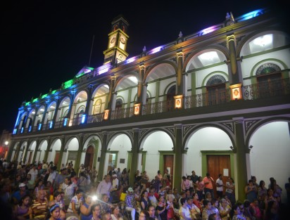 Carnaval en la Feria de la Pesca en Alvarado, en su edición 2019, presentó esta noche a su Corte Real y Reyes Infantiles; el evento se realizó en el parque central en medio de un ambiente familiar y lleno de alegría.