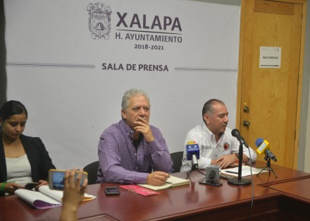 Fiel a su costumbre, el alcalde de Xalapa, Hipólito Rodríguez, dijo que las inundaciones de ayer se debieron a unas lluvias atípicas, a que la gente tira basura y por supuesto a las malas obras del pasado.  