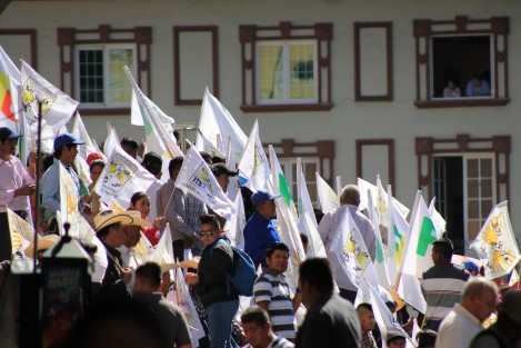 Organizaciones campesinas se congregan en un mitin en Plaza Lerdo de Xalapa, conmemorando el centenario de la muerte de Emiliano Zapata. 