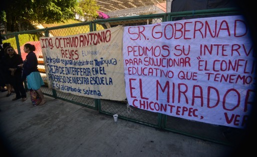 Manifestantes de Chicontepec obligaron a que se cancelara un evento que iba a estar encabezado por el gobernador Cuitláhuac García  en la SEV.  