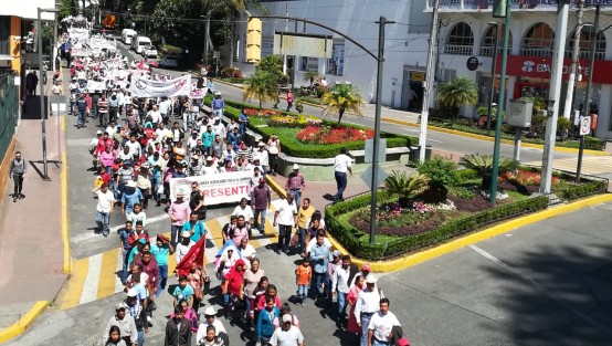 Marchando desde varios puntos de la ciudad y posteriormente reuniéndose en plaza Lerdo, varias Organizaciones se congregaron para conmemorar el centenario de la muerte de Emiliano Zapata. 