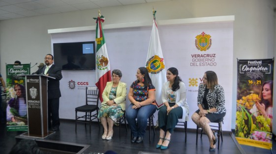 La secretaria de turismo, Xóchitl Arbesí, en compañía de Óscar Espino, director general del festival, anunciaron  el Festival Internacional de la Orquídea. 