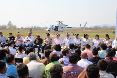 Con el objetivo de garantizar la seguridad de viajantes en el próximo periodo vacacional, el gobernador Cuitláhuac García Jiménez puso en marcha el Operativo Semana Santa 2019 para todo el estado, en el que participan 4 mil 289 elementos y 640 unidades, entre vehículos terrestres especializados, acuáticos y aeronaves.