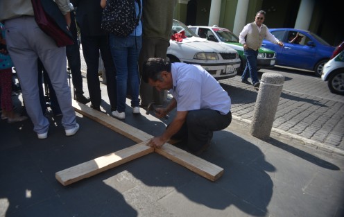 El activista <em>Ecologista Universal</em>,  como ya es tradición inició su via crucis en contra del daño ambiental; en esta ocasión se trasladará a Palma Sola para apoyar a sus compañeros quienes luchan en contra de las mineras. 