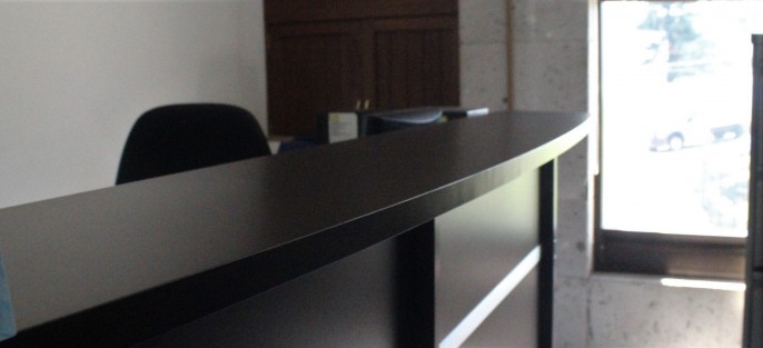 Aunque supuestamente lunes y martes son días hábiles, las oficinas del Palacio Legislativo se ven vacías.  
