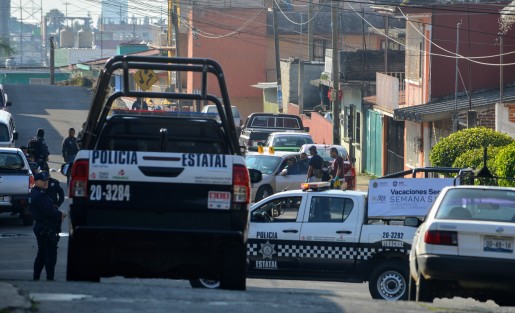 Una persona del sexo masculino fue ejecutada esta mañana en Xalapa, al salir de su domicilio en la calle Encanto, a la altura de la calle Coyoacán, cerca del Congreso del Estado. 