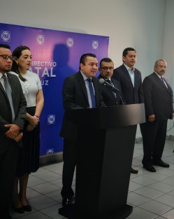José de Jesús Mancha, dirigente del estatal del PAN, en rueda de prensa criticó nuevamente la inseguridad en el estado y lamentó que las autoridades sigan culpando a la Fiscalía y no se pongan a resolver el problema.  Dijo <em>yo creo que esperan a los Avengers para resolverlo</em>.  