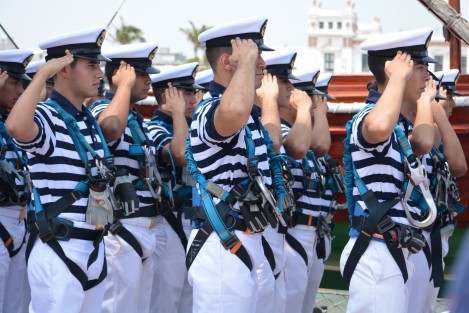 Familiares y amigos despiden a los 89 cadetes alumnos de la escuela naval militar que está tarde inician su travesía en el buque escuela velero Cuauhtémoc, donde visitarán varios puertos de 16 países diferentes, adquiriendo conocimiento de adiestramiento como parte de su capacitación naval.  