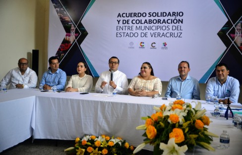 Primer Acuerdo solidario y de colaboración entre municipios del Estado de Veracruz, donde el Ayuntamiento de Coatepec fue  sede para recibir a los alcaldes de: Misantla, Totutla, Teocelo, Ixhuacan del Café, Tlanehuayocan, Paso de Ovejas, Soledad de Doblado, Landero y Coss, Acajete, Ursulo Galván, La Antigua, Puente Nacional, Teocelo entre otros municipios. 
