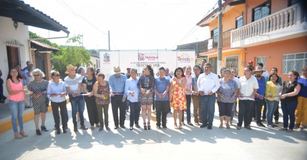 Inauguran obras en Teocelo.  