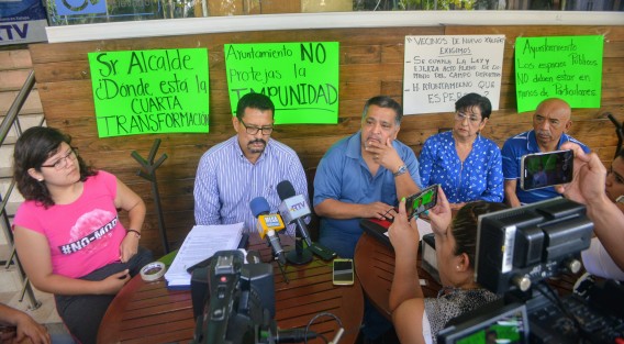 Vecinos de Nuevo Xalapaexigen al alcalde de Xalapa, Hipólito Rodríguez para que ejerza acto pleno de dominio sobre  campo deportivo que se encuentra en manos de particulares impunemente y dicen darle uso millonario al lugar y no permitir a los vecinos usarlo.  