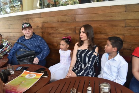 En conferencia de prensa, José Antonio Cacho Gil, director de turismo de Alvarado, en compañía de la corte real infantil, invitaron al público en general al carnaval de este municipio que se realizará del 24 al 30 de abril en aquella ciudad. 