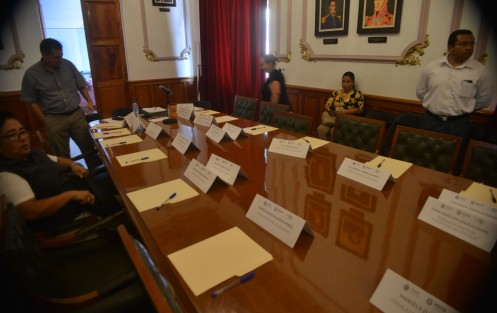 Integrantes de los diferentes colectivos de búsqueda de personas se reunieron con autoridades estatales y de la Fiscalía General del Estado  en Palacio de gobierno; el evento fue privado.