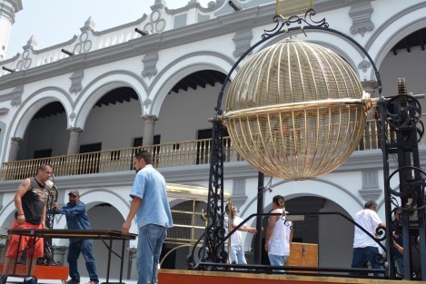 Desde el transcurso del mediodía ya se preparan para dicho evento. 
